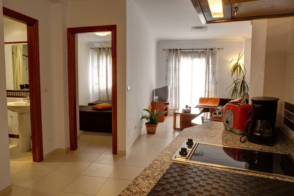 Ambrosia Apartment *